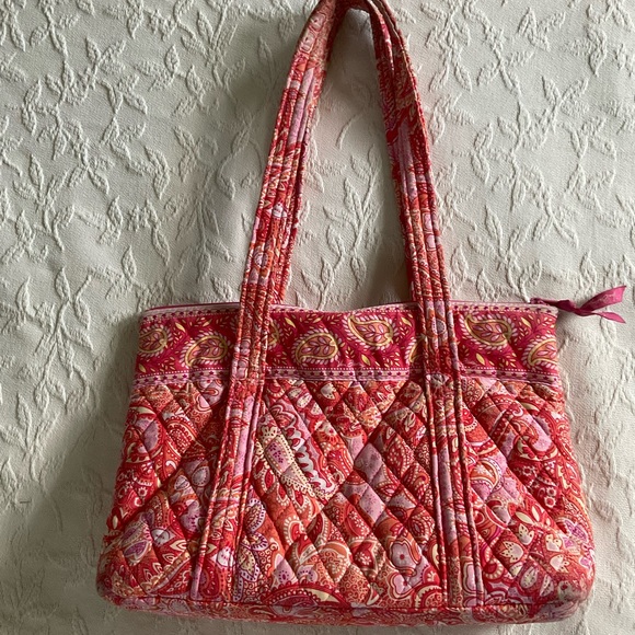 Vera Bradley Handbags - VERA BRADLEY Sherbert Quilted Shoulder Bag Purse.
